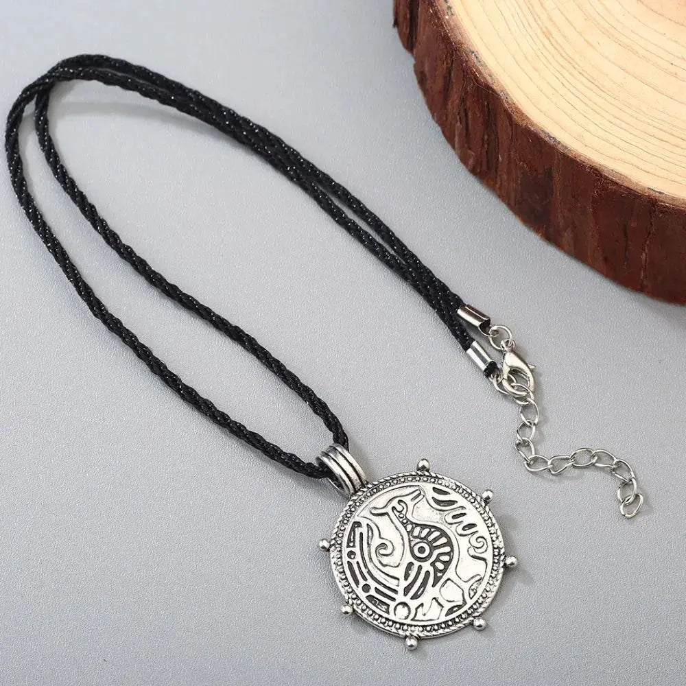 CHENGXUN Men Slavic Norse Viking Pendant Tiny Circle Round Bird Necklace Vintage Animal Pagan Jewelery for Best Friend