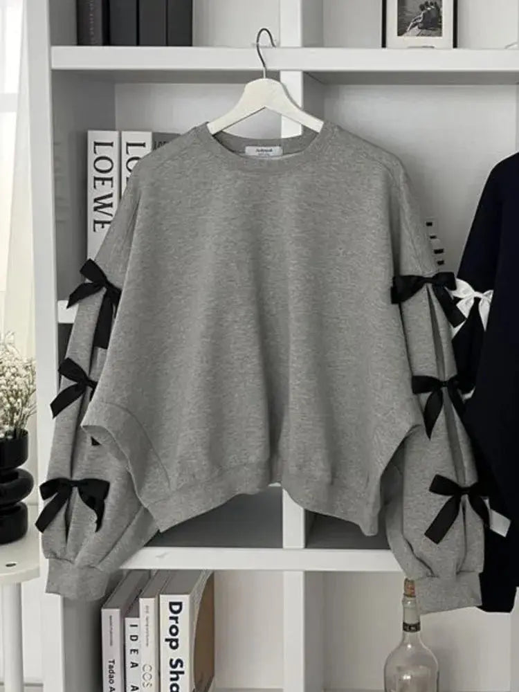 [EWQ] New Fashion O Neck Loose Bow Long Sleeve Hoodie Korea Chic Gray Navy Blue Sweatshirt For Women 2024 Spring Autumn 16U8360 Couture Cozy