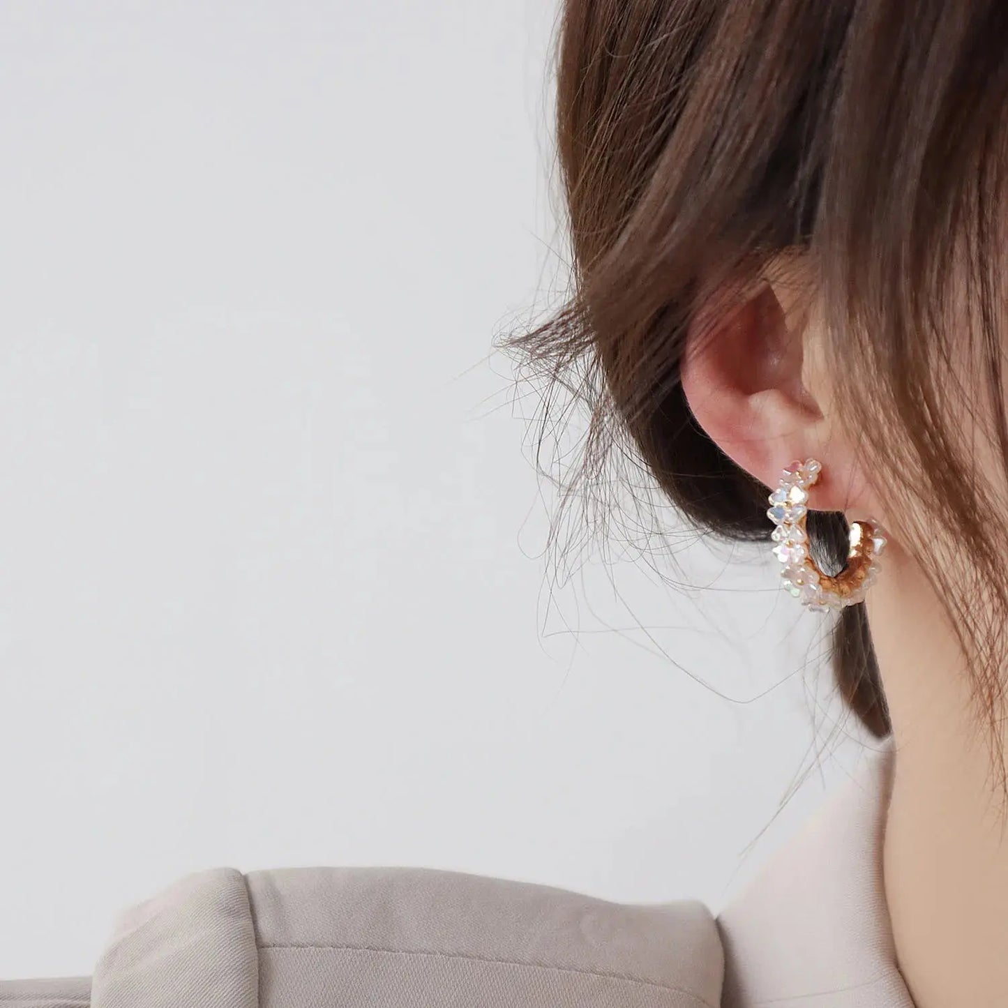 New Design Fashion Korea Jewelery C-shaped Small Flower Exquisite Stud Earrings for Woman Holiday Party Daily Elegant Earring